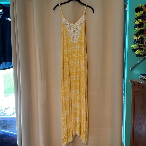 Long maxi dress - Picture 2 of 3